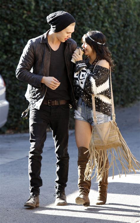 vanessa hudgens and boyfriend latest.